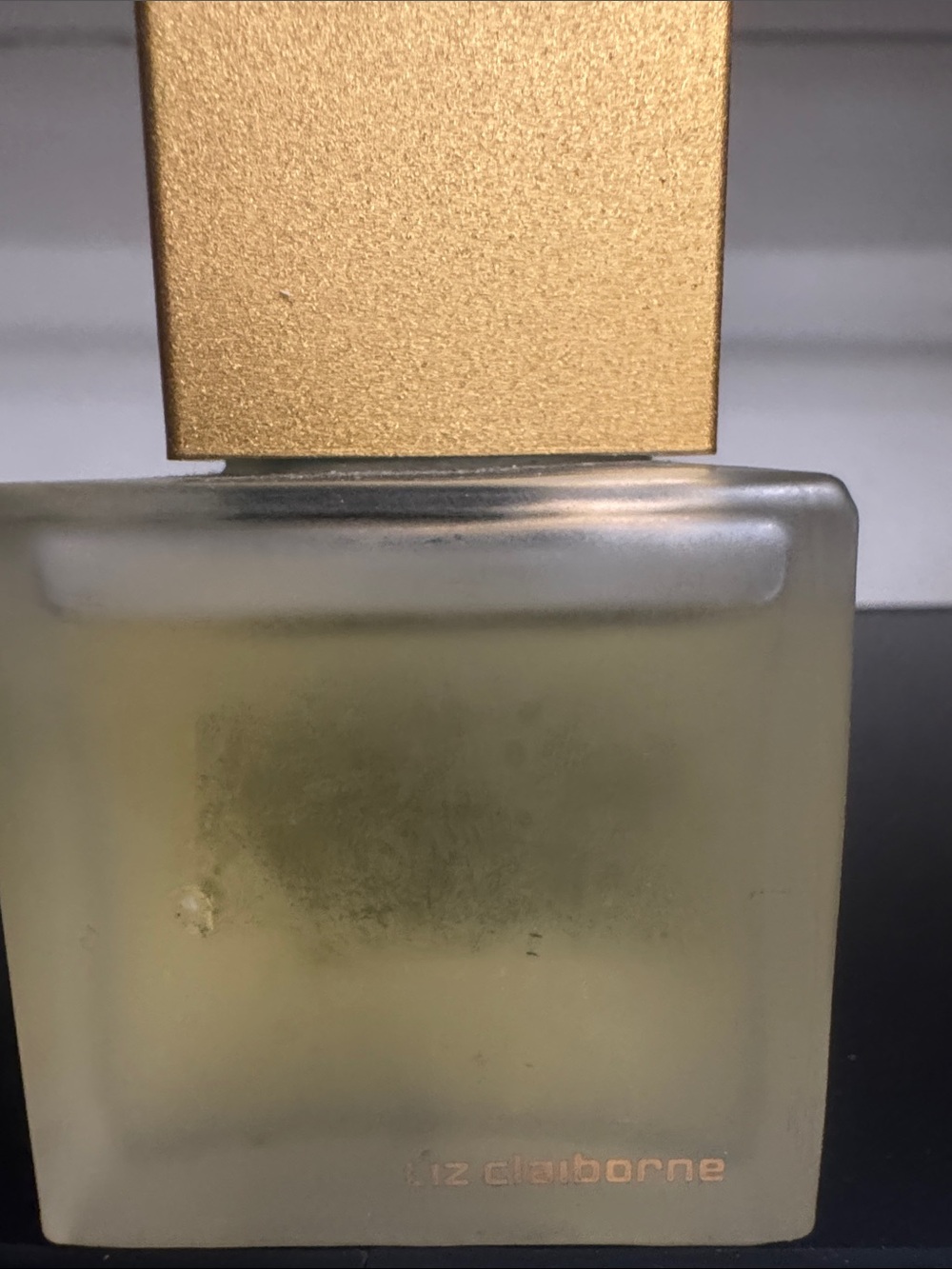 Liz Claiborne Realities perfume full bottle - Picture 2 of 3